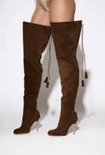 Load image into Gallery viewer, Duchess Chocolate
